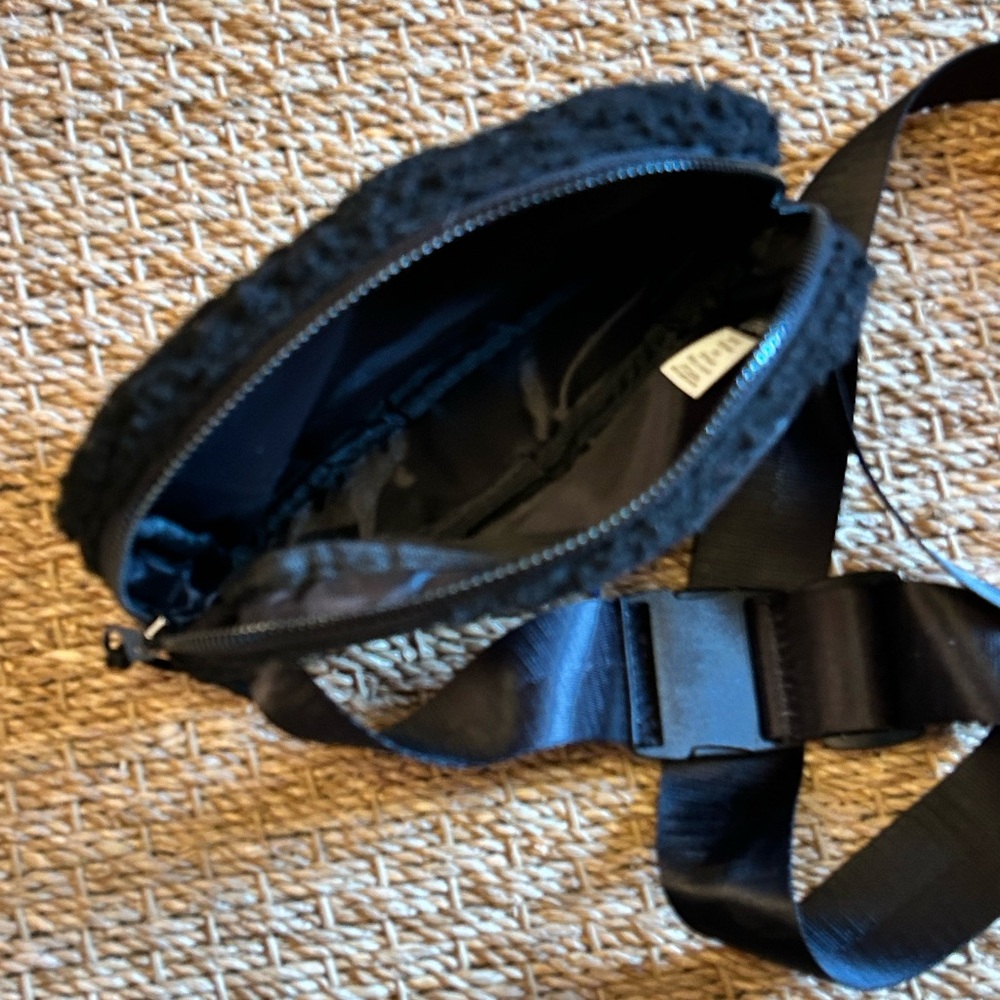 Sherpa Belt Bag Fanny Pack - Picture 3 of 4